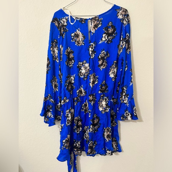 NWT Altar'd State Floral Blue Long Sleeve Romper Jumpsuit Size Large Snap Button - Picture 3 of 12